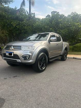 MITSUBISHI L200 TRITON 3.5 HPE 4X4 CD V6 24V FLEX 4P AUTOMÁTICO